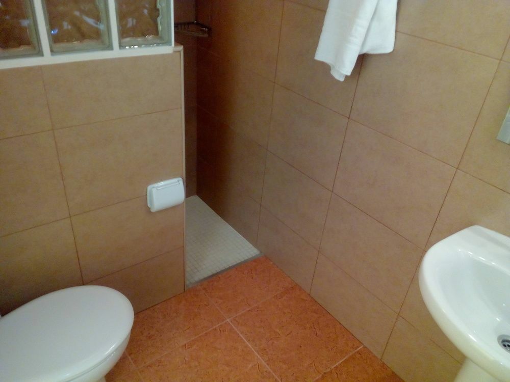 Hostal Lleida Calafell Exterior foto
